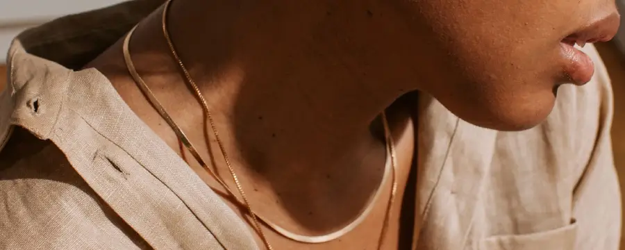 Yazlık Elbiseler İçin En İyi Takı Stilleri Yazlık Elbiseler İçin En İyi Takı Stilleri